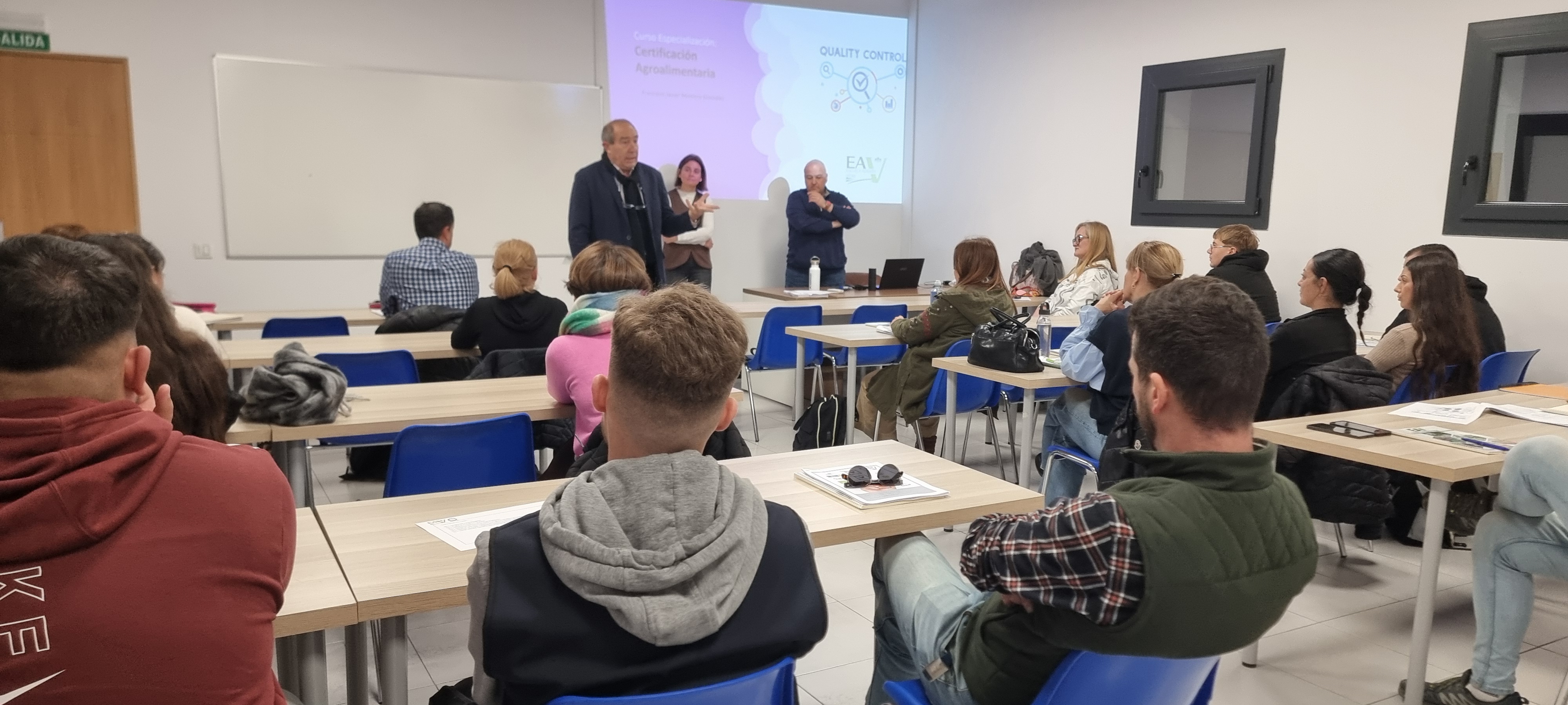 Formación bonificada para empresas — Escuela Agraria Vícar