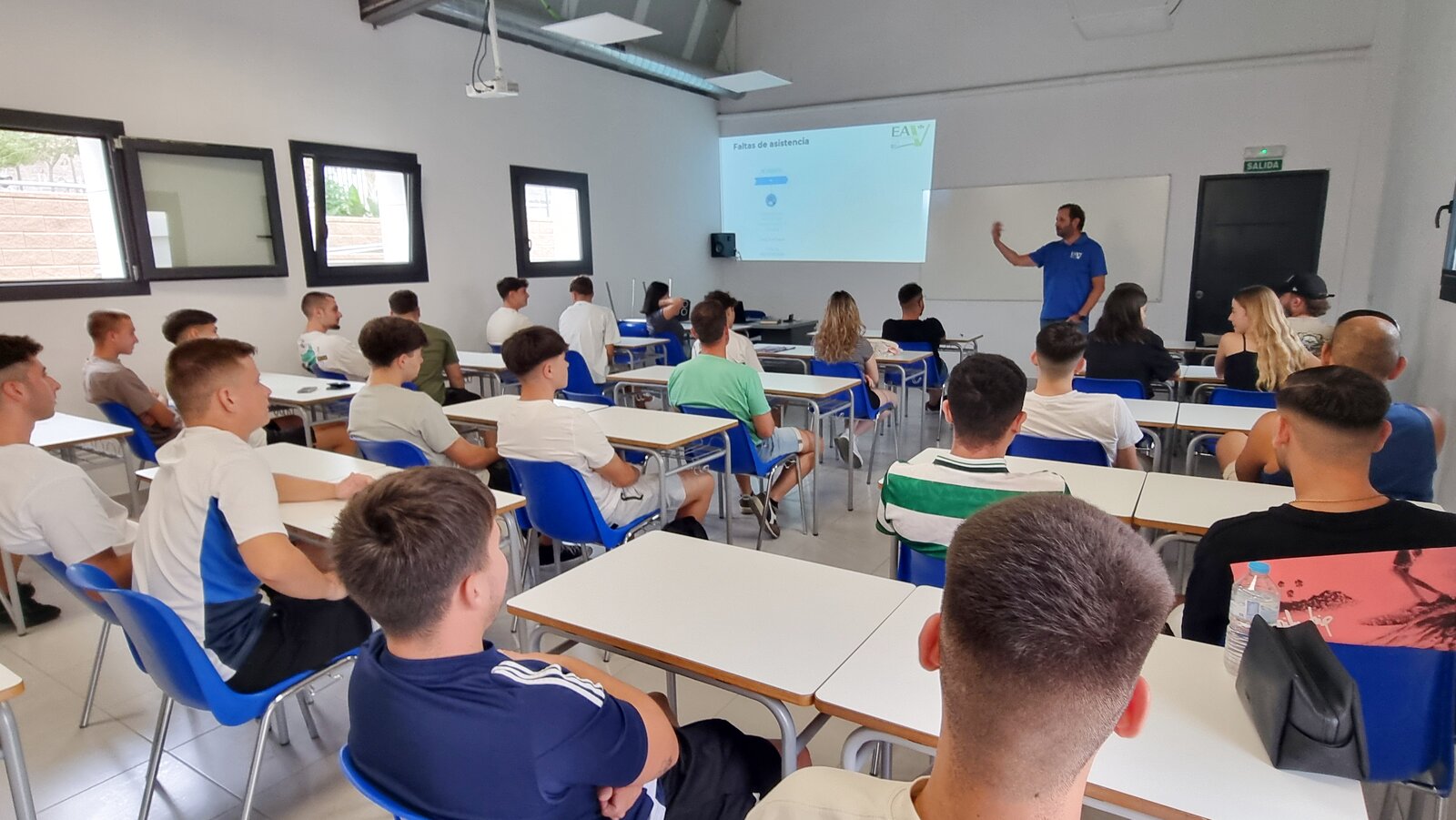 Clase teórica en Aula D